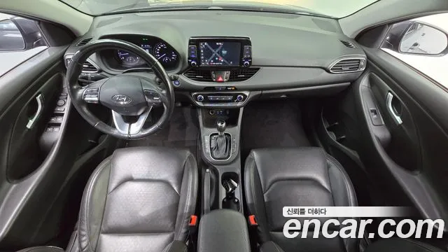 Hyundai i30 2018 — фото 10