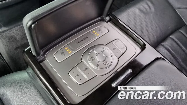 Hyundai Genesis 2012 — фото 17