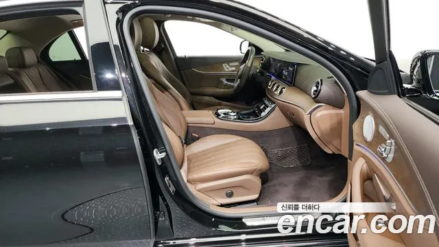 Mercedes-Benz E-Class 2020 — фото 10