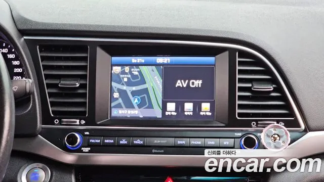 Hyundai AVANTE 2016 — фото 14