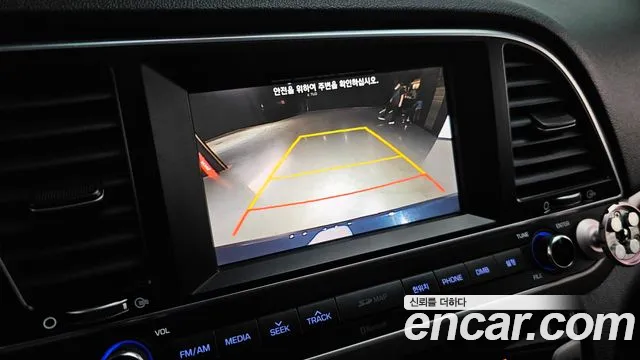Hyundai AVANTE 2016 — фото 15