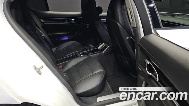 Porsche Panamera 2015 — фото 11