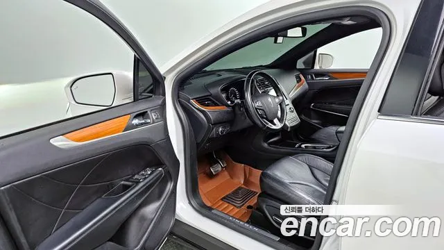 Lincoln MKC 2019 — фото 10