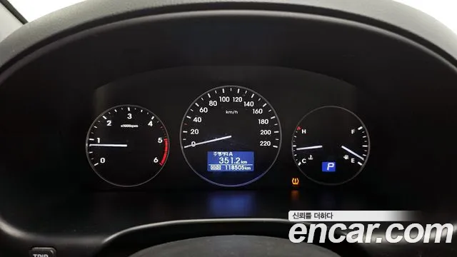 Hyundai Starex 2019 — фото 8