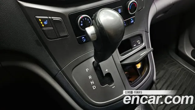 Hyundai Starex 2019 — фото 9