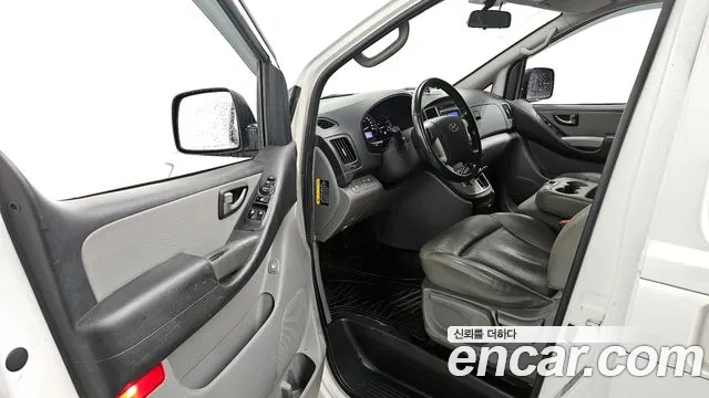 Hyundai Starex 2019 — фото 10