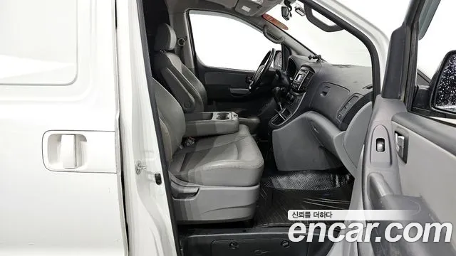 Hyundai Starex 2019 — фото 11
