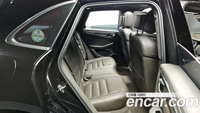 Porsche Macan 2015 — фото 11