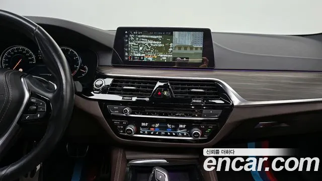 BMW 5-Series 2018 — фото 15