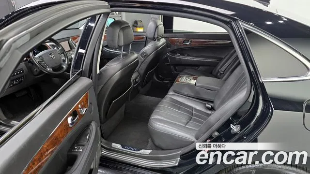 Hyundai Equus 2010 — фото 11