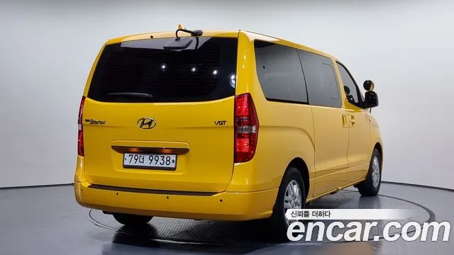 Hyundai Starex 2017 — фото 2