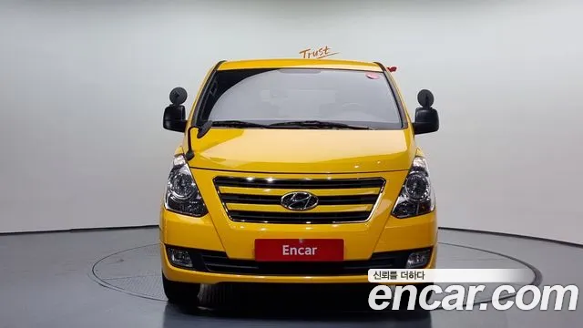 Hyundai Starex 2017 — фото 3