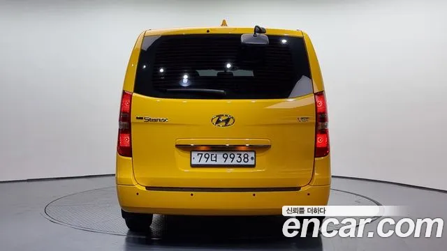 Hyundai Starex 2017 — фото 4