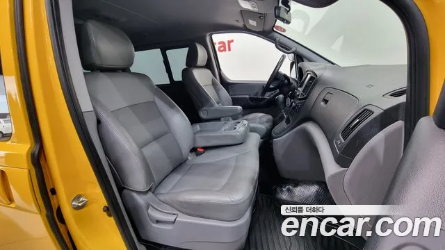 Hyundai Starex 2017 — фото 10