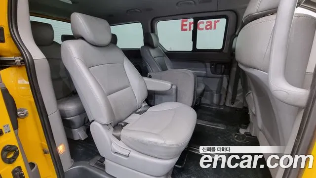 Hyundai Starex 2017 — фото 19