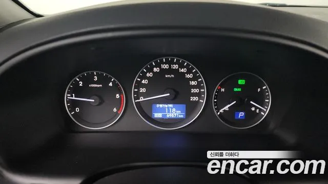 Hyundai Starex 2018 — фото 8