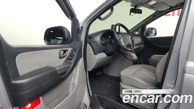 Hyundai Starex 2018 — фото 10