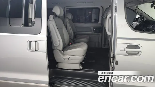Hyundai Starex 2018 — фото 12