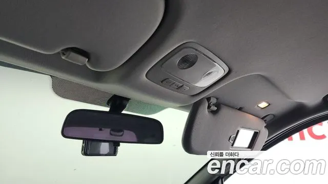 Hyundai Starex 2018 — фото 16