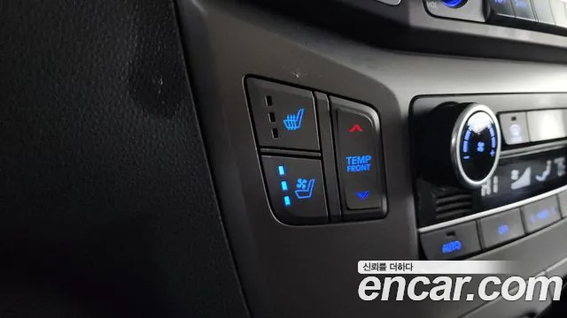 Hyundai Starex 2018 — фото 18