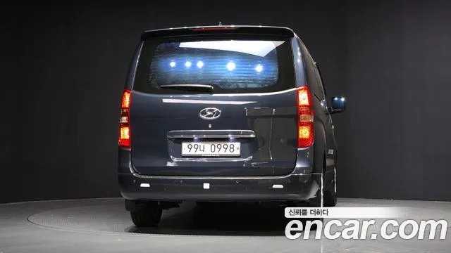 Hyundai Starex 2019 — фото 4