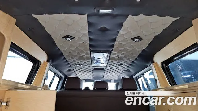Hyundai Starex 2019 — фото 17