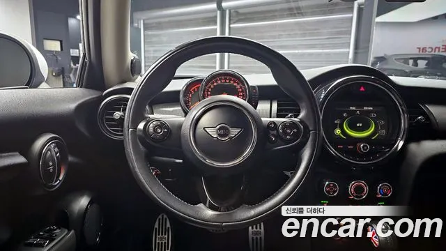 Mini Cooper 2016 — фото 13