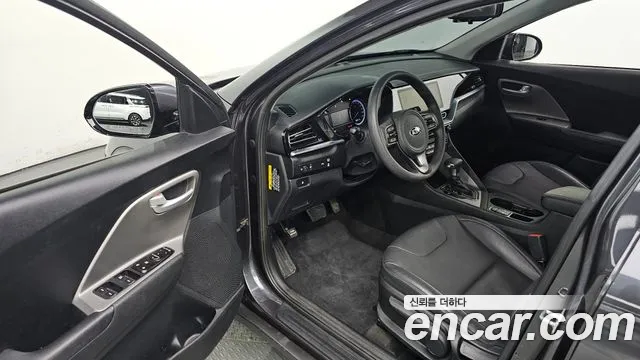 Kia Niro 2020 — фото 10