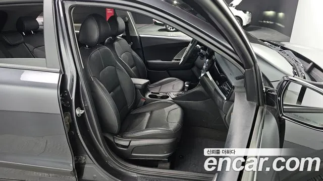 Kia Niro 2020 — фото 12