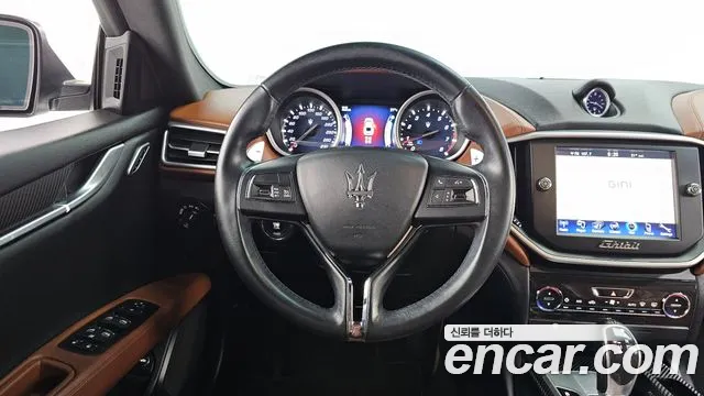 Maserati Ghibli 2015 — фото 13