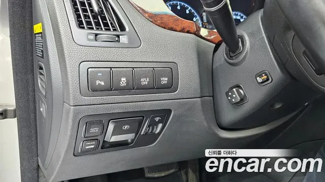 Hyundai Equus 2010 — фото 16