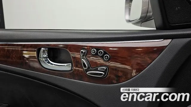 Hyundai Equus 2010 — фото 18