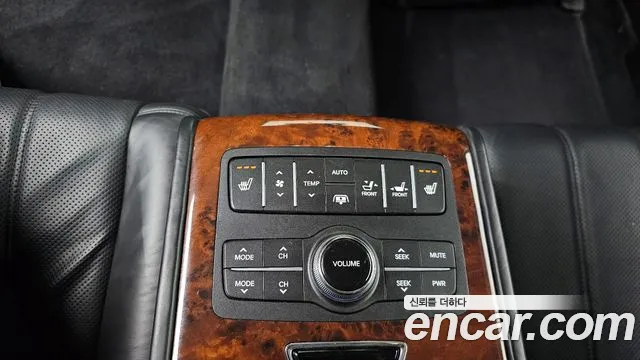 Hyundai Equus 2010 — фото 20