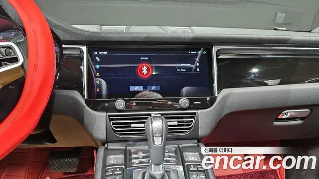 Porsche Macan 2015 — фото 14