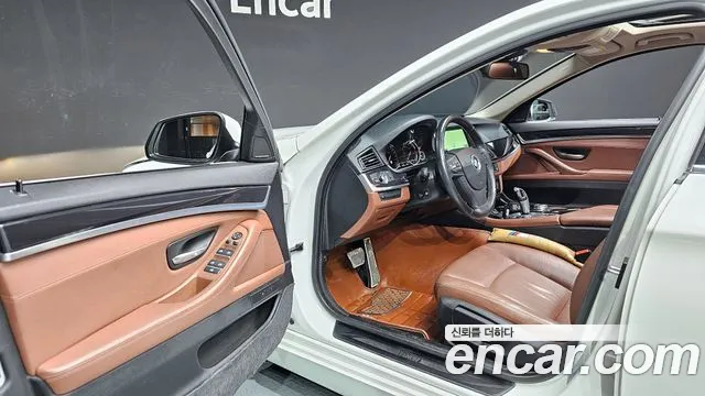 BMW 5-Series 2015 — фото 11