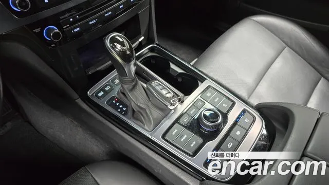 Hyundai Equus 2014 — фото 9