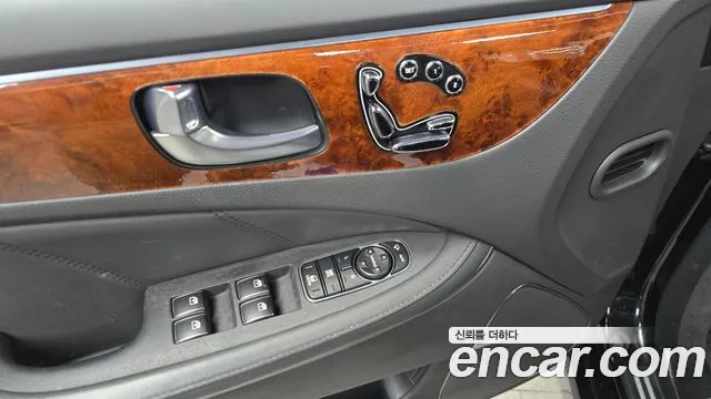 Hyundai Equus 2014 — фото 16