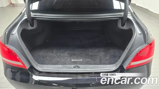 Hyundai Equus 2014 — фото 20
