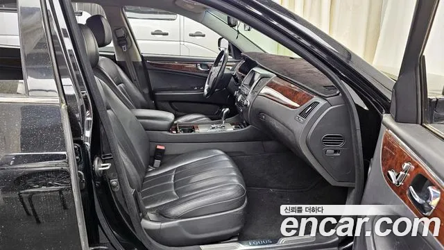 Hyundai Equus 2010 — фото 11