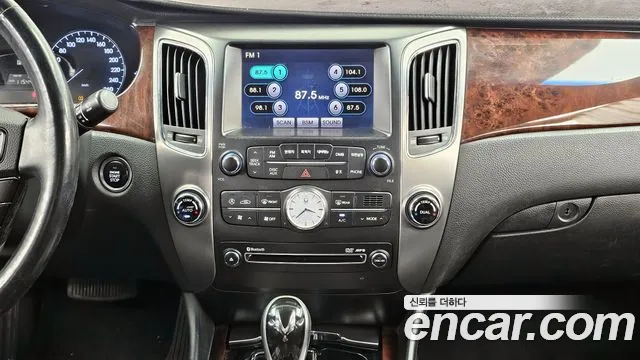 Hyundai Equus 2010 — фото 14