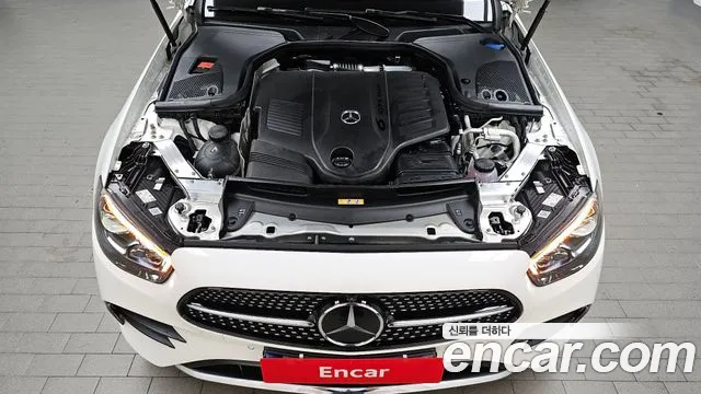 Mercedes-Benz E-Class 2023 — фото 6