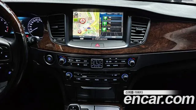 Hyundai Equus 2013 — фото 14