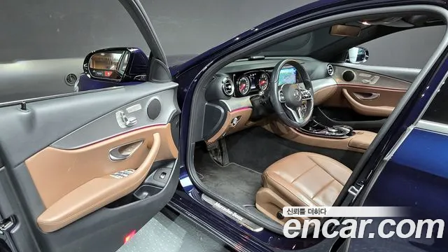 Mercedes-Benz E-Class 2019 — фото 10