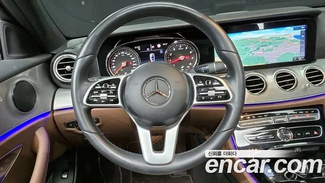 Mercedes-Benz E-Class 2019 — фото 13