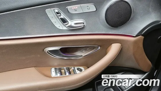 Mercedes-Benz E-Class 2019 — фото 17