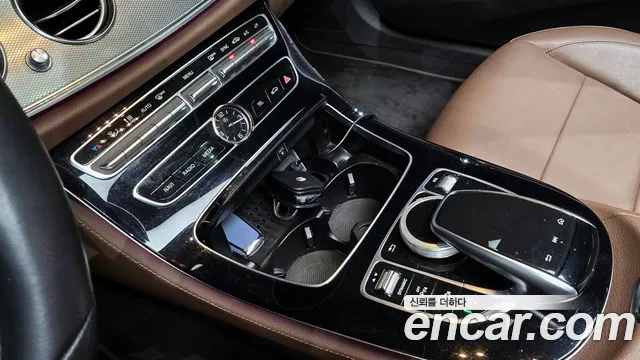 Mercedes-Benz E-Class 2019 — фото 18