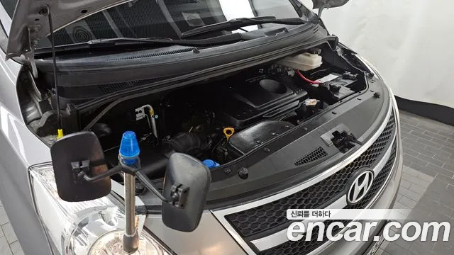 Hyundai Starex 2015 — фото 6