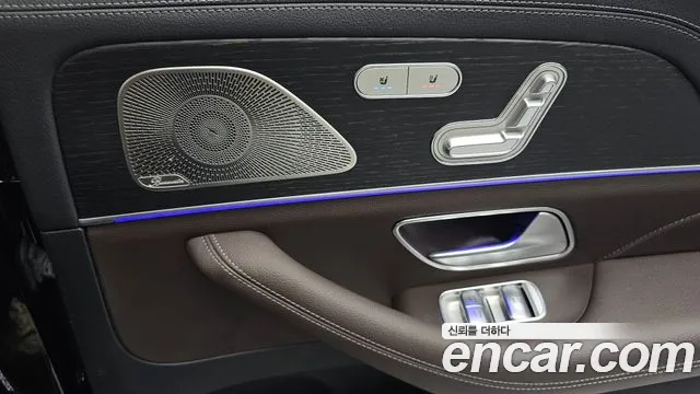 Mercedes-Benz GLS-Class 2023 — фото 18