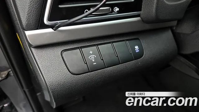 Hyundai AVANTE 2017 — фото 17