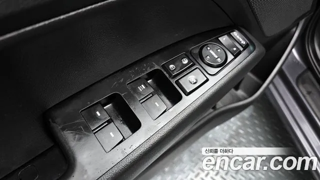 Hyundai AVANTE 2017 — фото 18